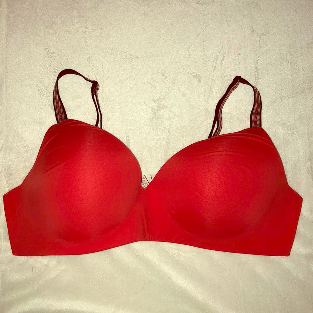 EUC Victoria’s Secret wireless bra, 38D